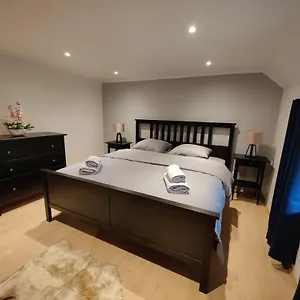 Appartement 3 Bedroom In The Center Of, Larochette